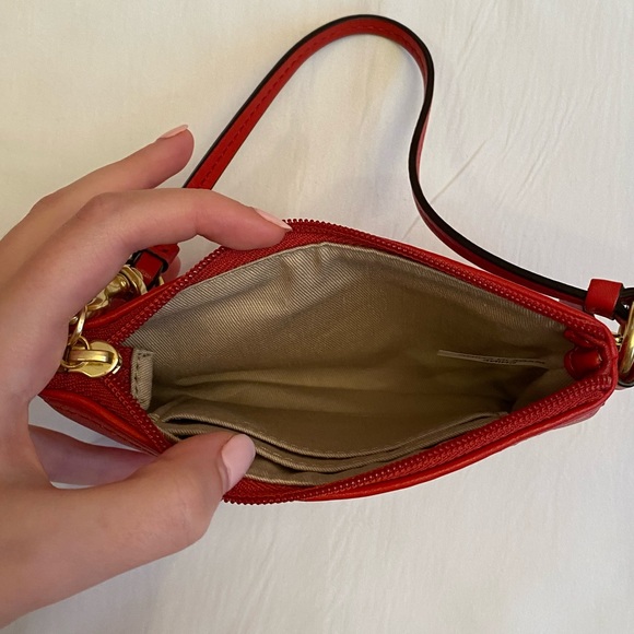 Coach wristlet in red - Picture 4 of 4